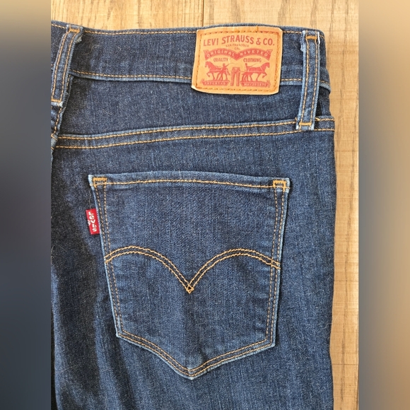Levi's Women's Skinny Jeans - Dark Blue - Picture 4 of 9